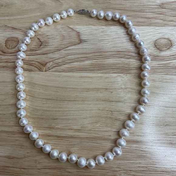 Pearl Necklace 18" 14K Gold Clasp White Cultured Freshwater 7–8mm Classic Beauty - Picture 5 of 9